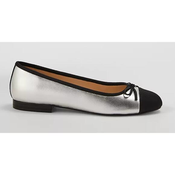 NWOB Ann Taylor Cap Toe Silver Metallic Ballet Flat Black 8.5 - Picture 5 of 5